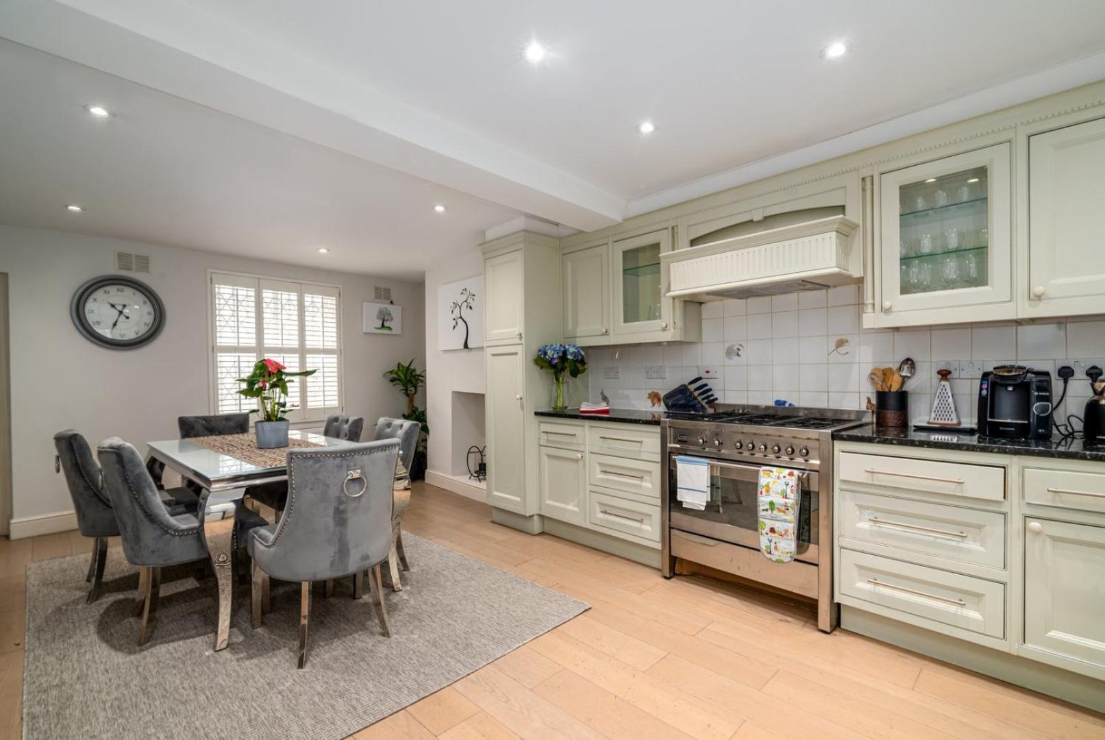 Case de vacanță Guestready - Family With Garden For 6 Londra